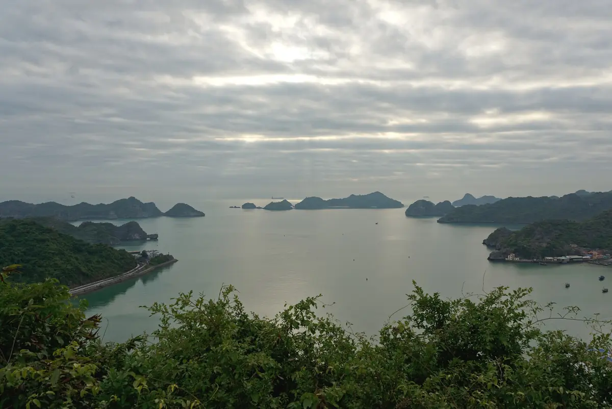 Blick über Meer und Inseln vom Cannon Fort